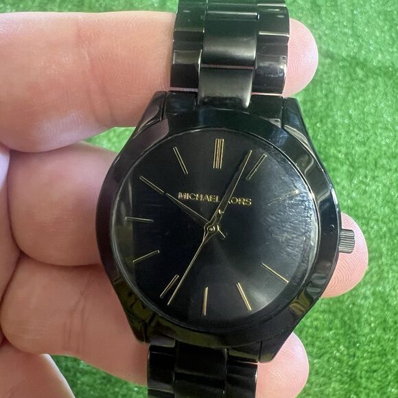 Womens Michael Kors Slim Runway Black Stainless Steel Wrist Watch Pre Owned - Picture 1 of 6